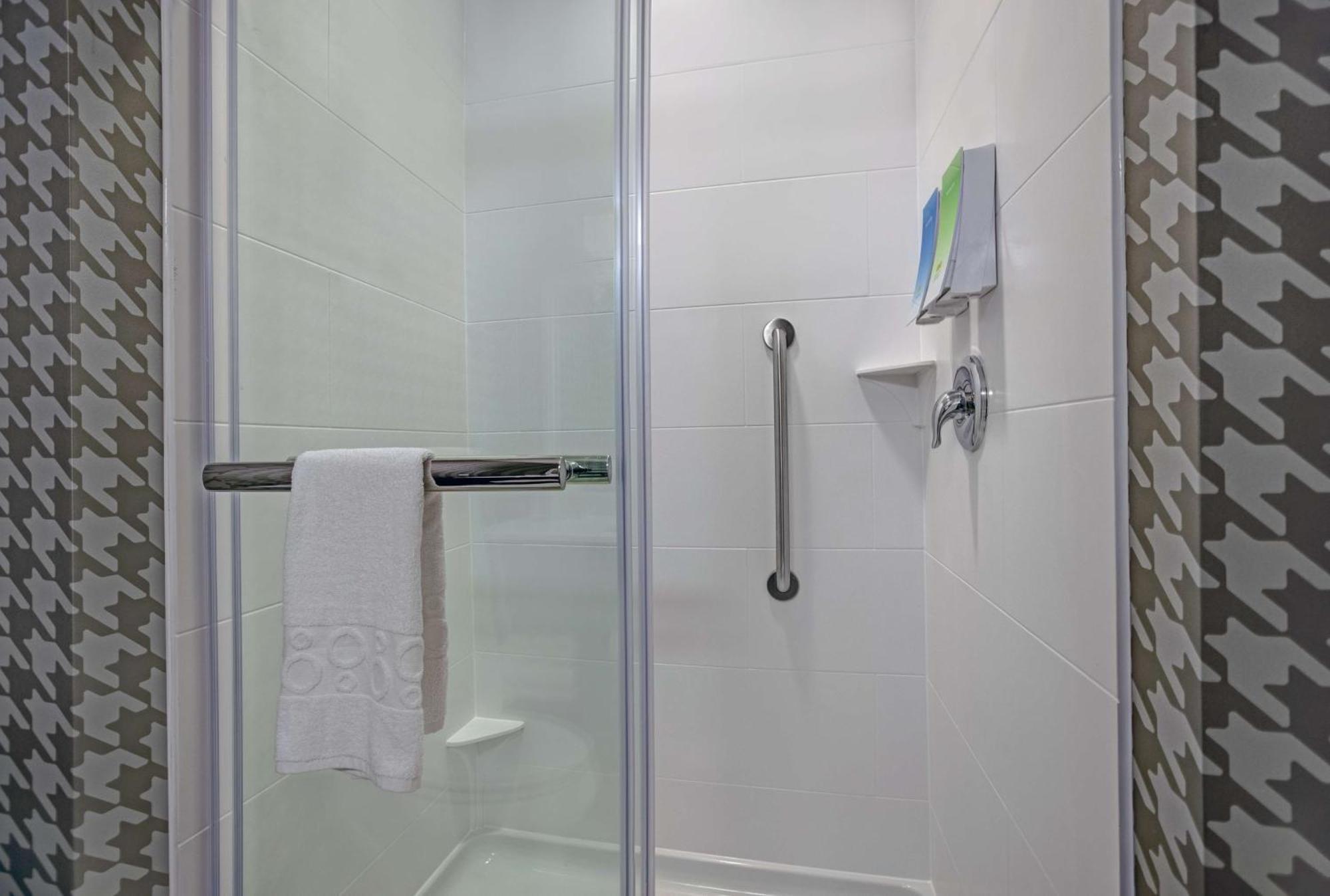 Home2 Suites By Hilton Richmond Esterno foto